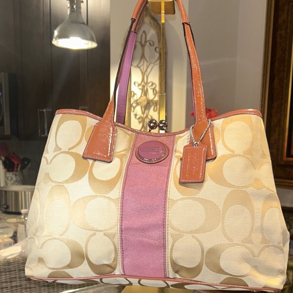 Coach Signature Stripe Kisslock Satchel,
Excellent Like New Condition Y2K F13533